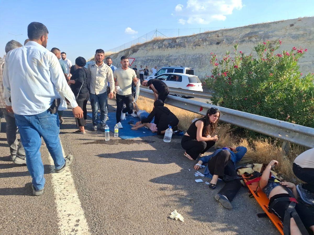 Şanlıurfa'da korkunç kaza: 3 ölü, 8 yaralı