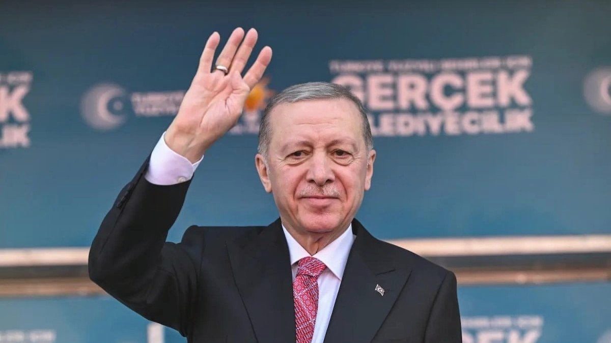 Seçim anketi: AK Parti açık ara birinci, 'Özgür Özel'in partisi' geride kaldı