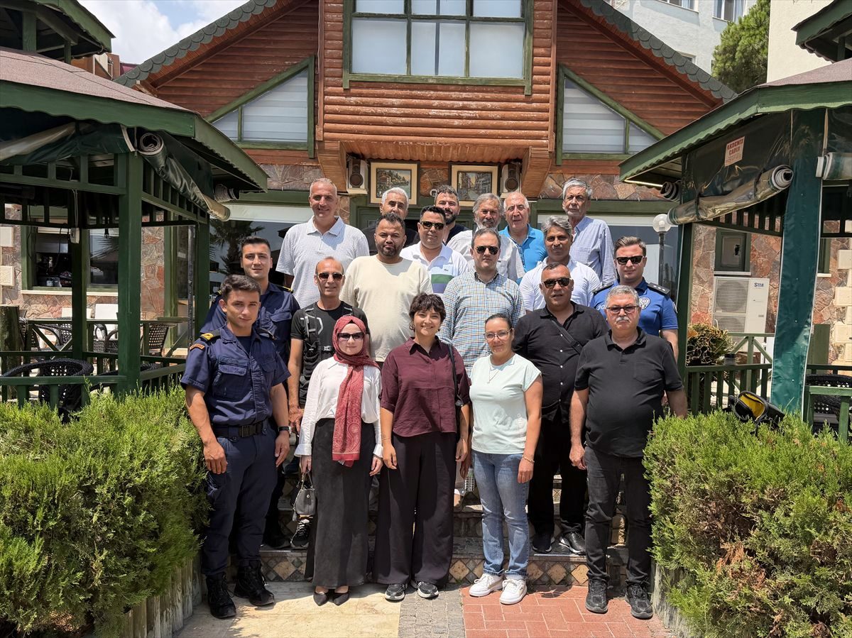 Silifke Kaymakamı Eyüp Fırat, ilçedeki gazetecilerle bir araya geldi