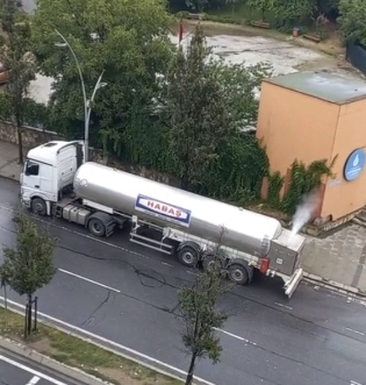 Sultangazi'de tankerde gaz sızıntısı şüphesi ekipleri harekete geçirdi