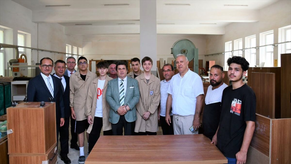 Tekirdağ İl Milli Eğitim Müdürü Yeniyol, meslek lisesini ziyaret etti