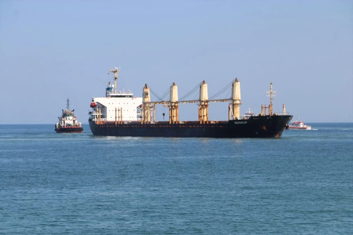 Tekirdağ'da karaya oturan gemiyi kurtarma çalışmalarına yarın devam edilecek