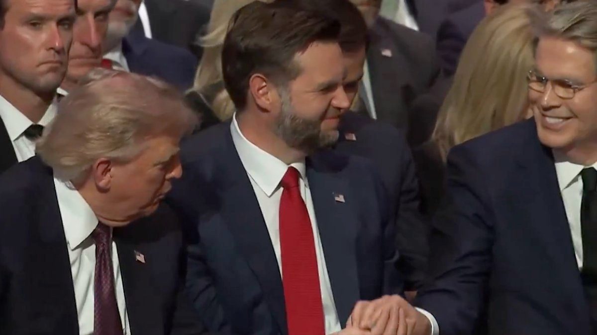 Trump ve Vance, ABD’li Senatör’ün cenazesinde şeker yedi