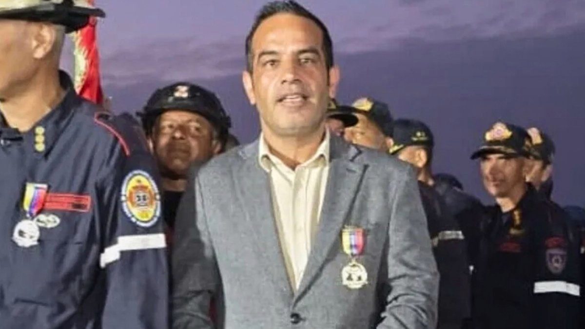 Venezuela enkaz altından 38 kişiyi kurtaran Türk vatandaşı Eser'e 'Kahramanlık Nişanı' verdi