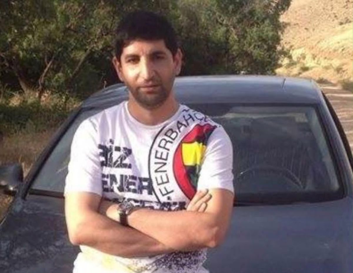 Yangına müdahale ederken itfaiye aracının altında kalıp öldü