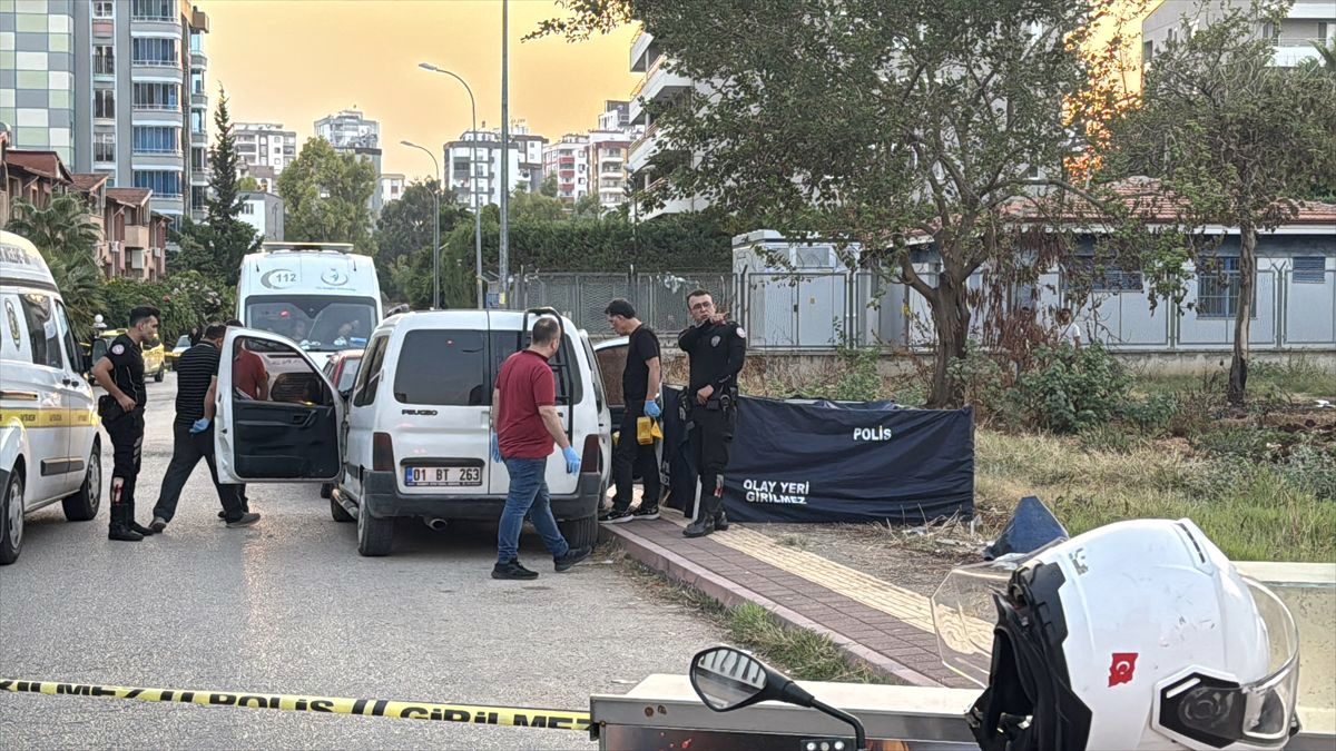 Adana'da Alacak Meselesi Kanlı Bitti: Baba ve Oğul Toprağa Verildi, Firari Zanlı Yakalandı