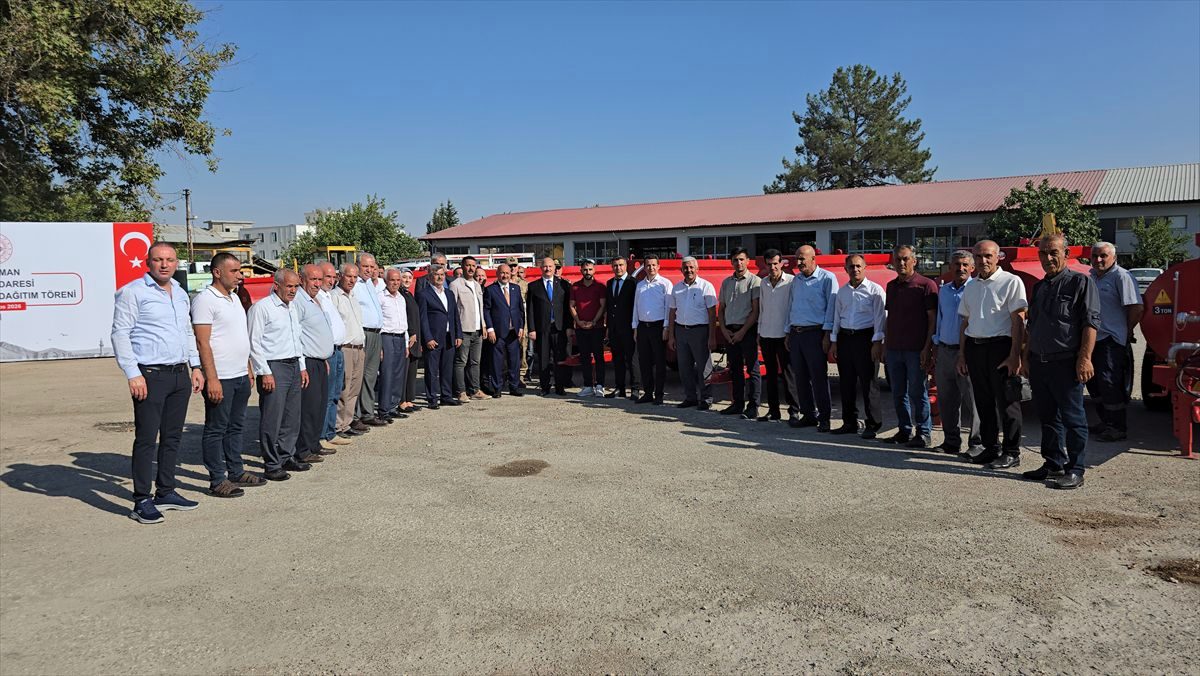 Adıyaman'da Muhtarlara Yangın Tankeri Dağıtıldı