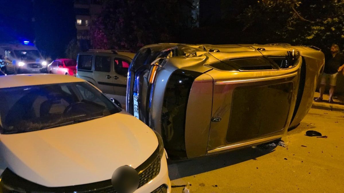 Antalya'da takla atan araç park halindeki 4 araca çarptı