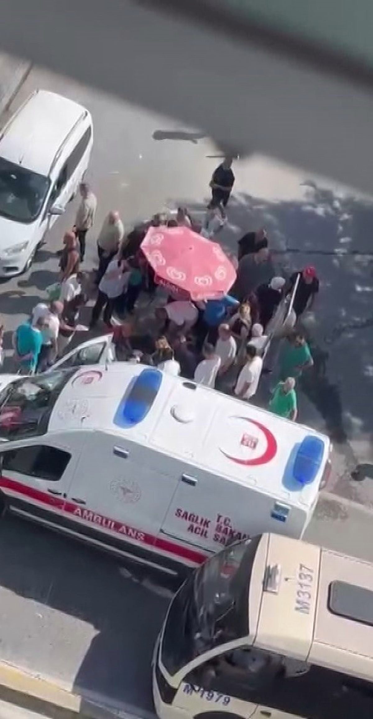 Bahçelievler'de minibüs şoförüne silahlı saldırı