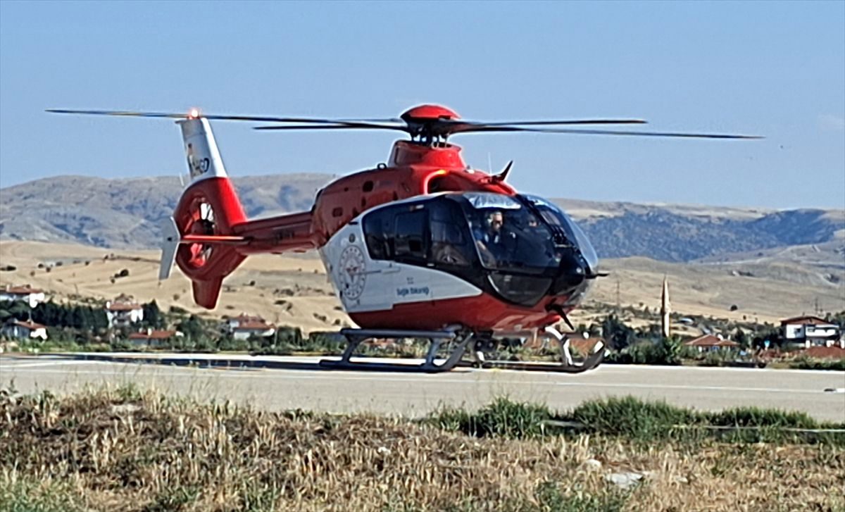 Beypazarı'nda rahatsızlanan hasta hava ambulansıyla hastaneye sevk edildi