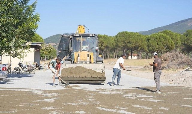 Burhaniye'nin Kırsal Mahallelerinde Çalışmalar Sürüyor