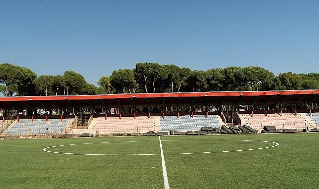 Büyükşehir'den Ödemiş Saraçoğlu Stadı'na yepyeni zemin