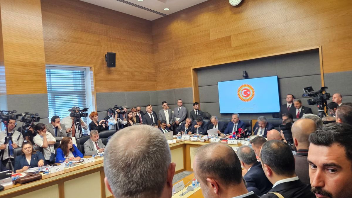 "Çerçeve Yasa" teklifi Adalet Komisyonu'nda... DEM Partili Kılıç Koçyiğit'in Öcalan'a teşekkür etmesine İYİ Parti'den tepki: Meclis'te bebek katili eşit tutulamaz