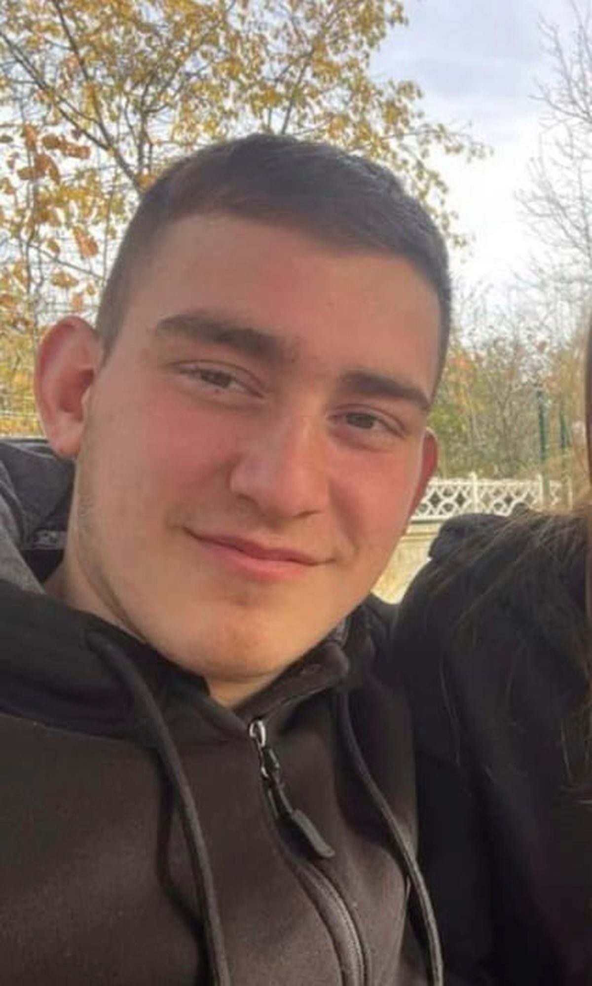 Cide'de Anten Tamiri Sırasında Epilepsi Nöbeti: 17 Yaşındaki Genç Hayatını Kaybetti