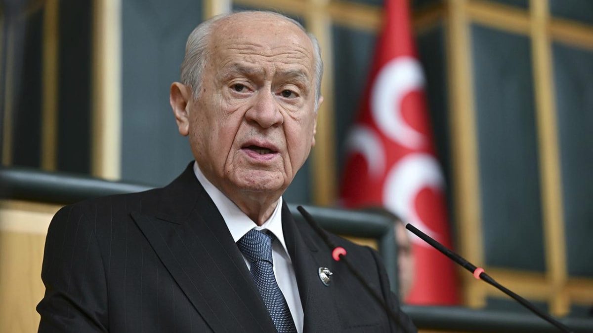 Devlet Bahçeli, KKTC Başbakanı Üstel'e başsağlığı dileklerini iletti