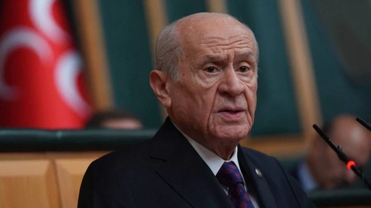Devlet Bahçeli'den AK Parti'nin 25. yılına özel çelenk