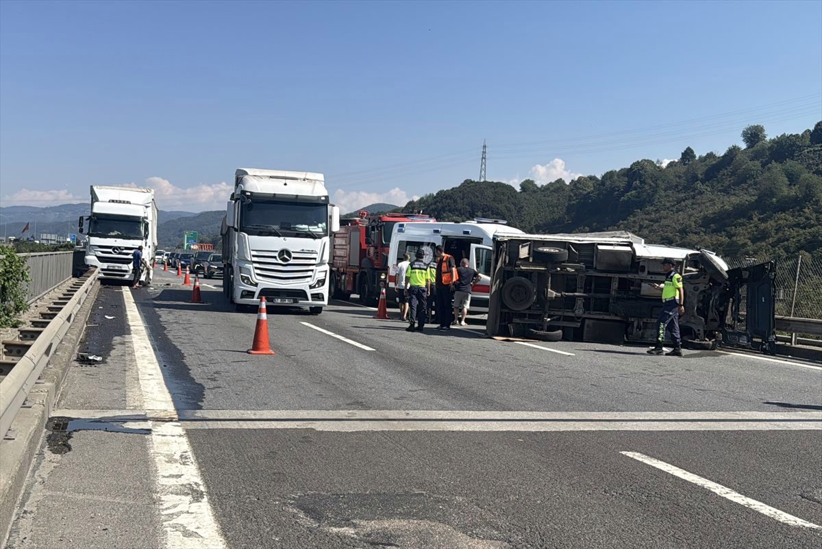 Düzce'de zincirleme kaza: 1 yaralı