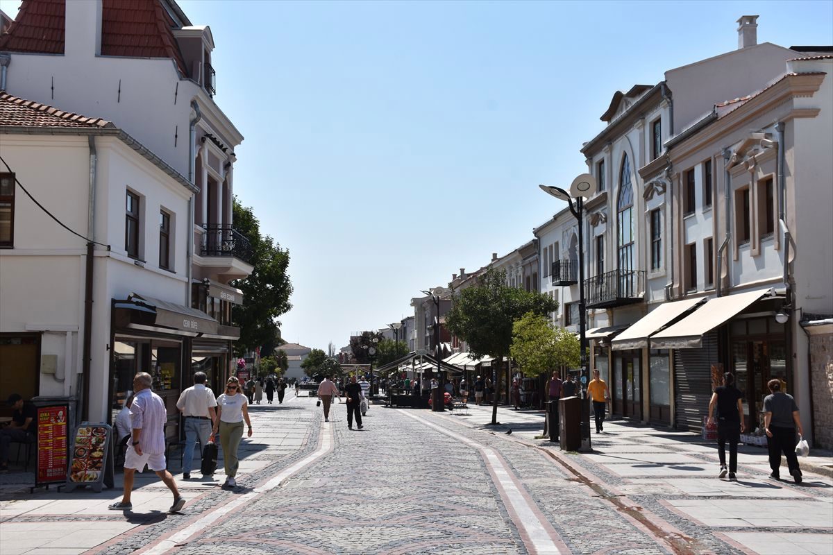 Edirne'de tabela kuralına uymayan esnafa tepki