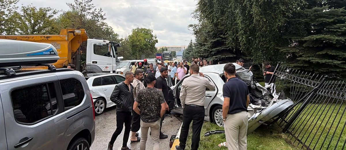 Erzurum'da Zincirleme Trafik Kazası: 5 Yaralı