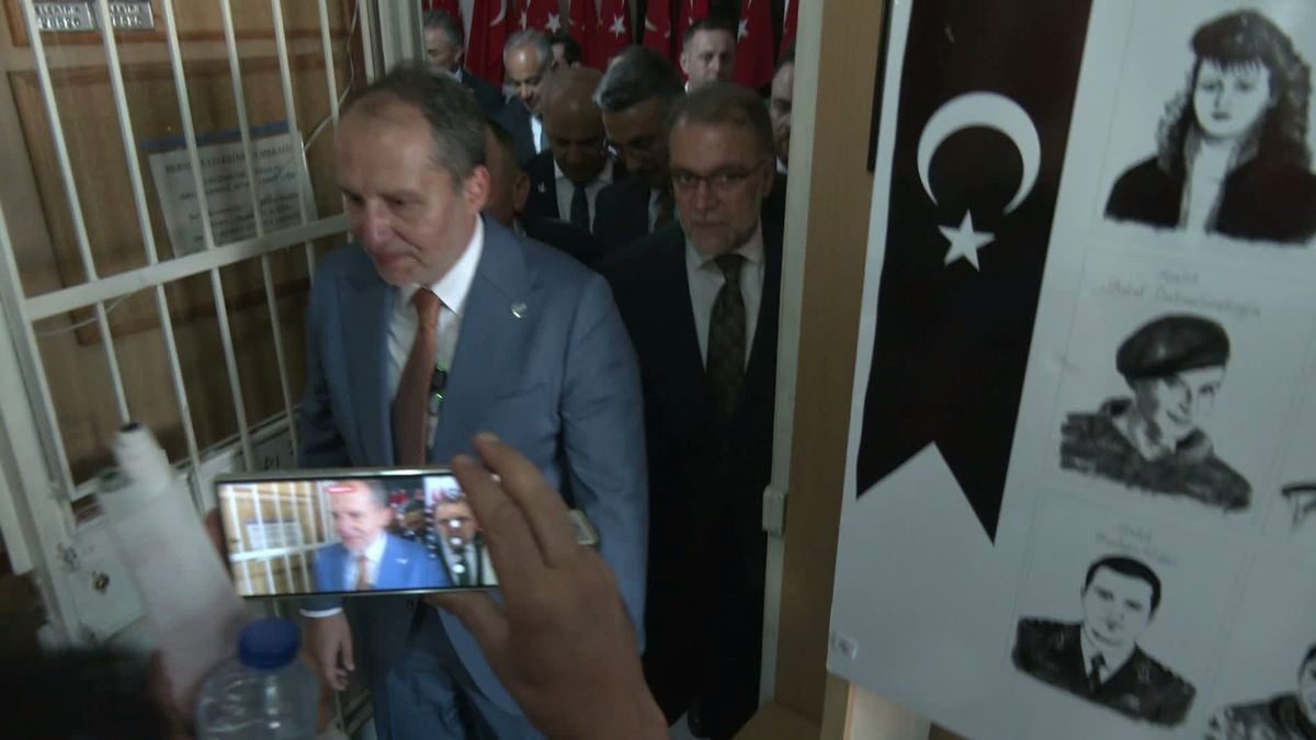 Fatih Erbakan Çubuk'ta Esnafla Buluştu: '50 Yıl Geriye Gitti' Tepkisi