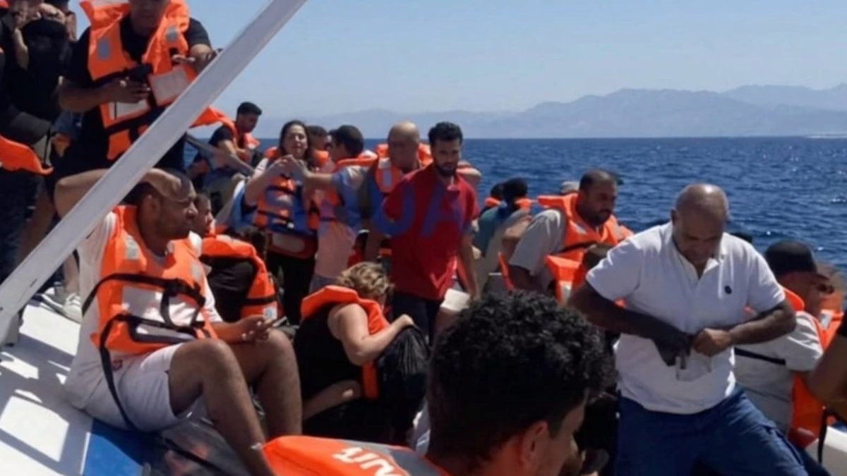 Girne'de yolcu gemisi battı: 6 kişi hayatını kaybetti