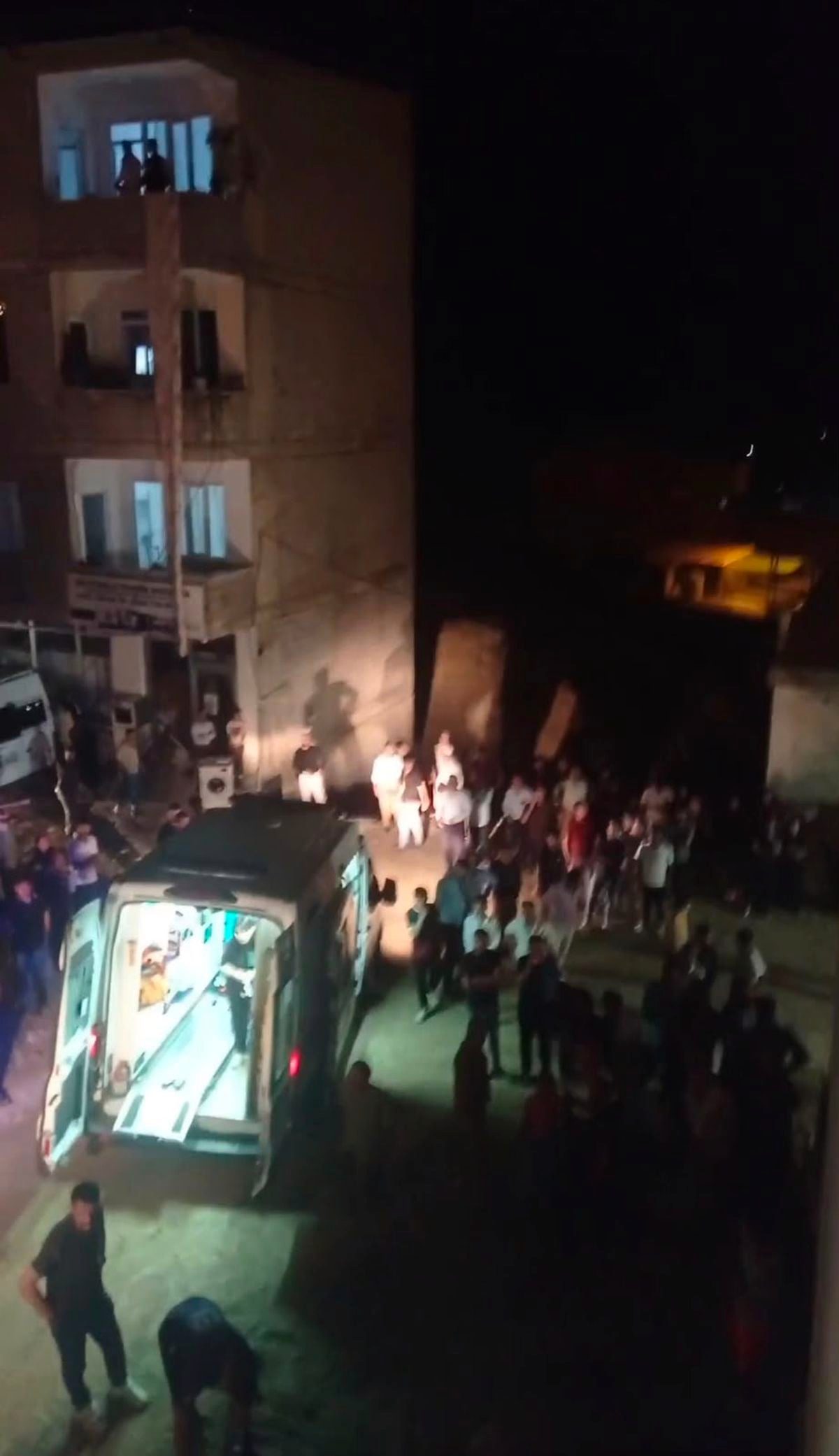 Hakkari'de Anahtarını İçeride Unutan Uzman Çavuş, Kurtarma Sırasında Hayatını Kaybetti