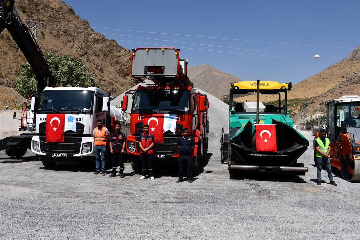 Hakkari'ye 20 yeni araç ve iş makinesi