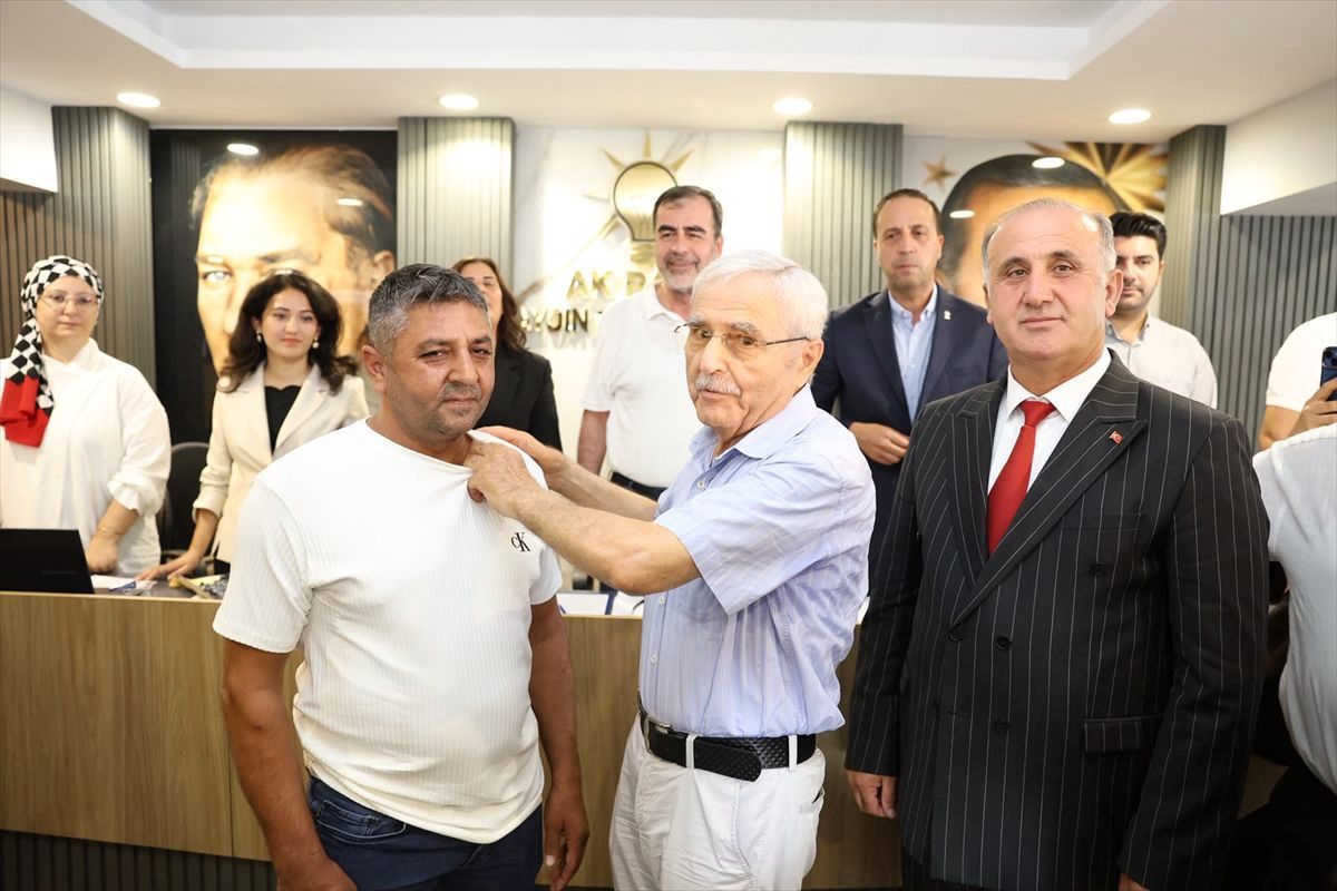 İncirliova'da CHP'li meclis üyesi AK Parti'ye geçti