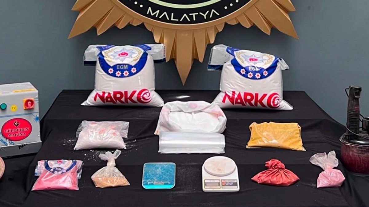 İstanbul'da 3 kilo 77 gram A-M sentetik kannabinoid ele geçirildi