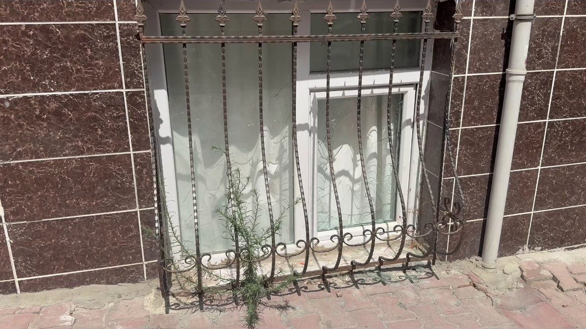 İstanbul'da eski sevgili dehşeti: Binayı kundaklayıp  camları kırdı