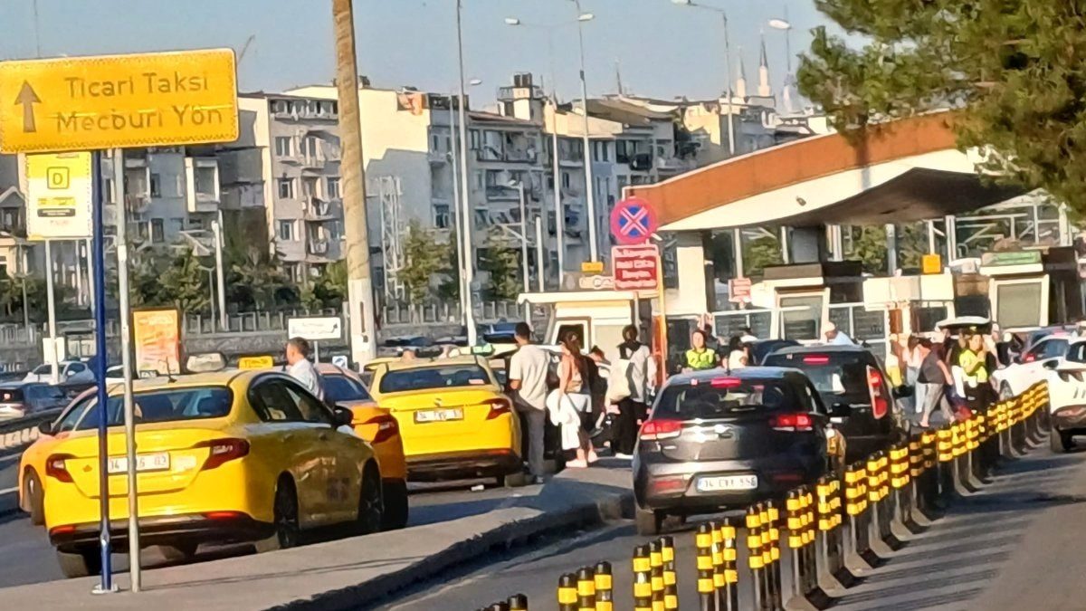İstanbul'da tatil dönüşü taksi çilesi: Boş taksiler yolcu almadı, polis müdahale etti