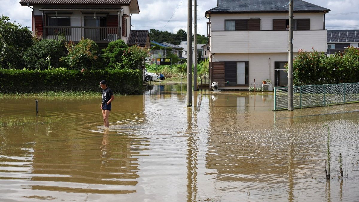 Japonya’da sel ve toprak kayması