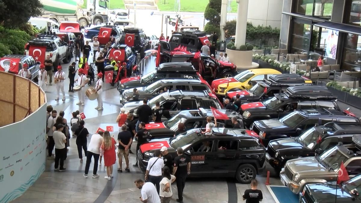 Kartal'da 70 Cipli Zafer Bayramı Konvoyu