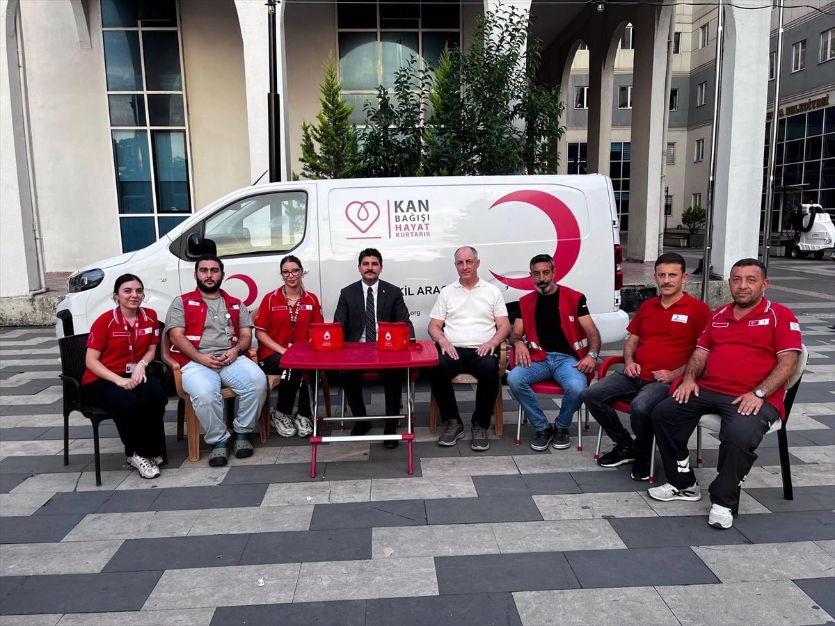 Kaymakam Karakaya'dan Kızılay'a Kan Bağışı Ziyareti