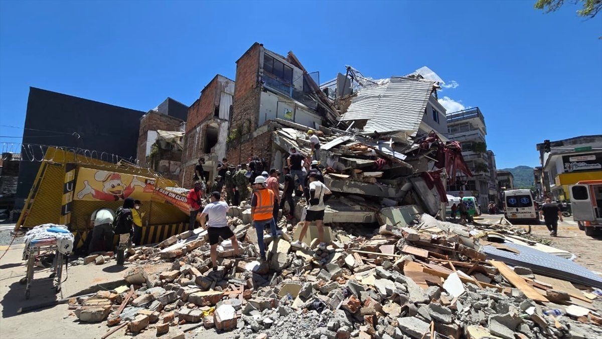 Kolombiya'da depremde ölenlerin sayısı 234'e çıktı