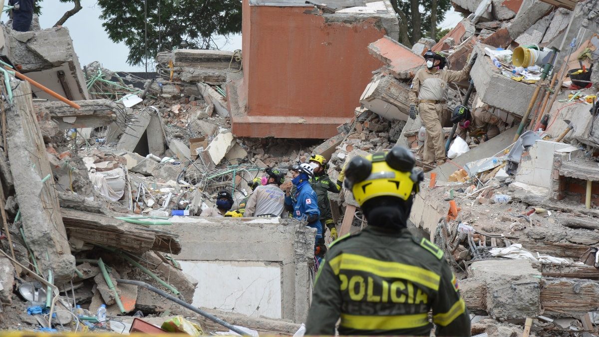 Kolombiya'daki depremde can kaybı 321'e yükseldi