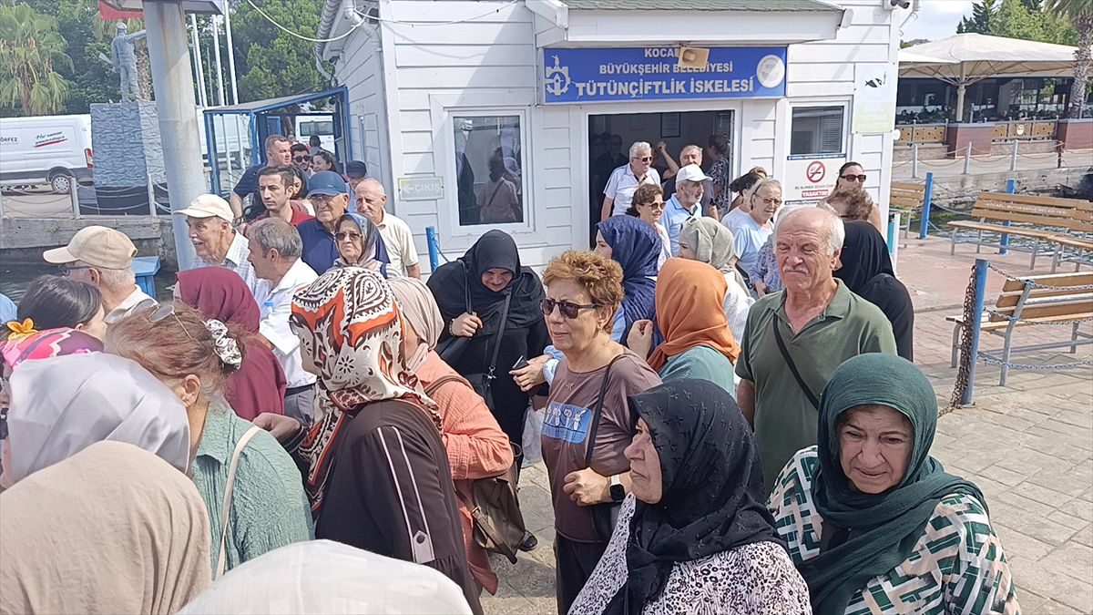 Körfez'de huzurevi sakinlerine İzmit Körfezi turu