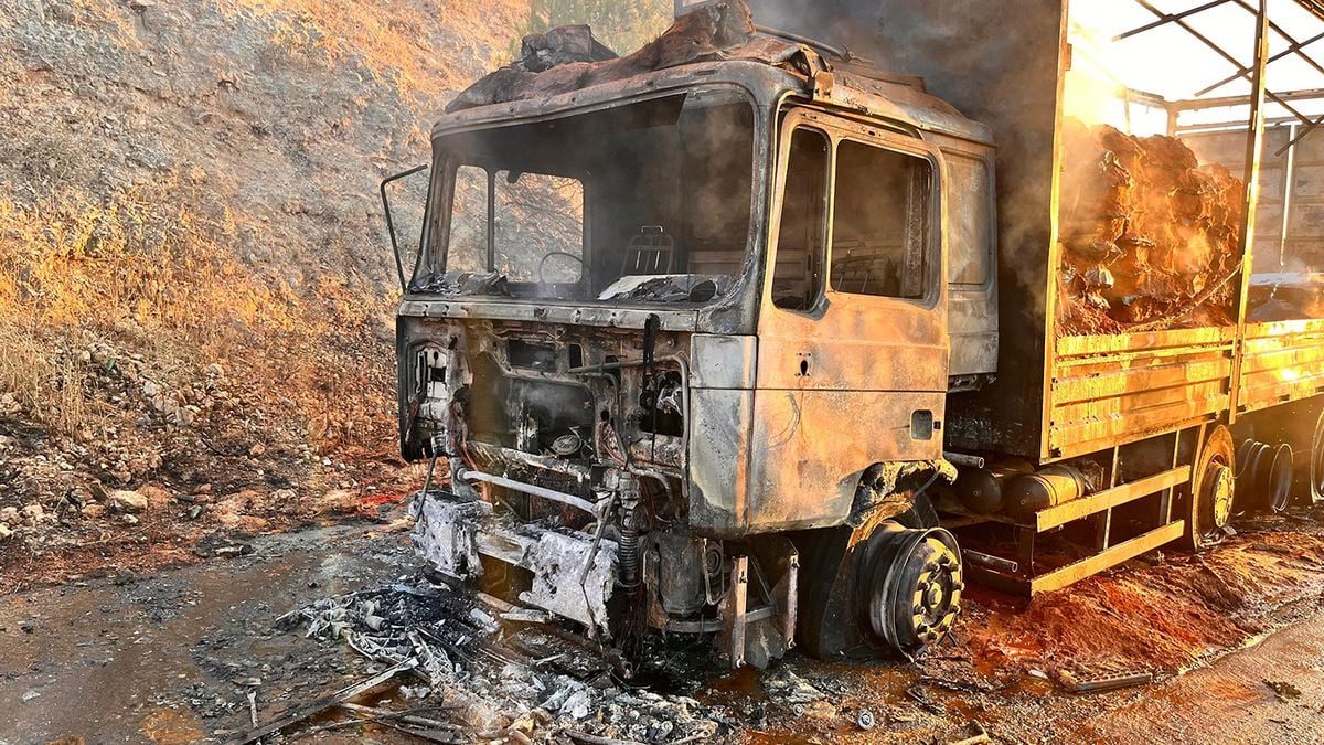 Kula'da TIR Yangını: Araç Kullanılamaz Hale Geldi
