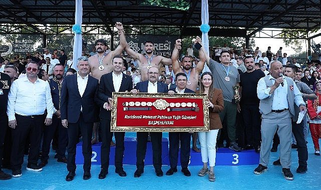 Kurtdereli Yağlı Güreşleri'nde Başpehlivan Mustafa Taş oldu