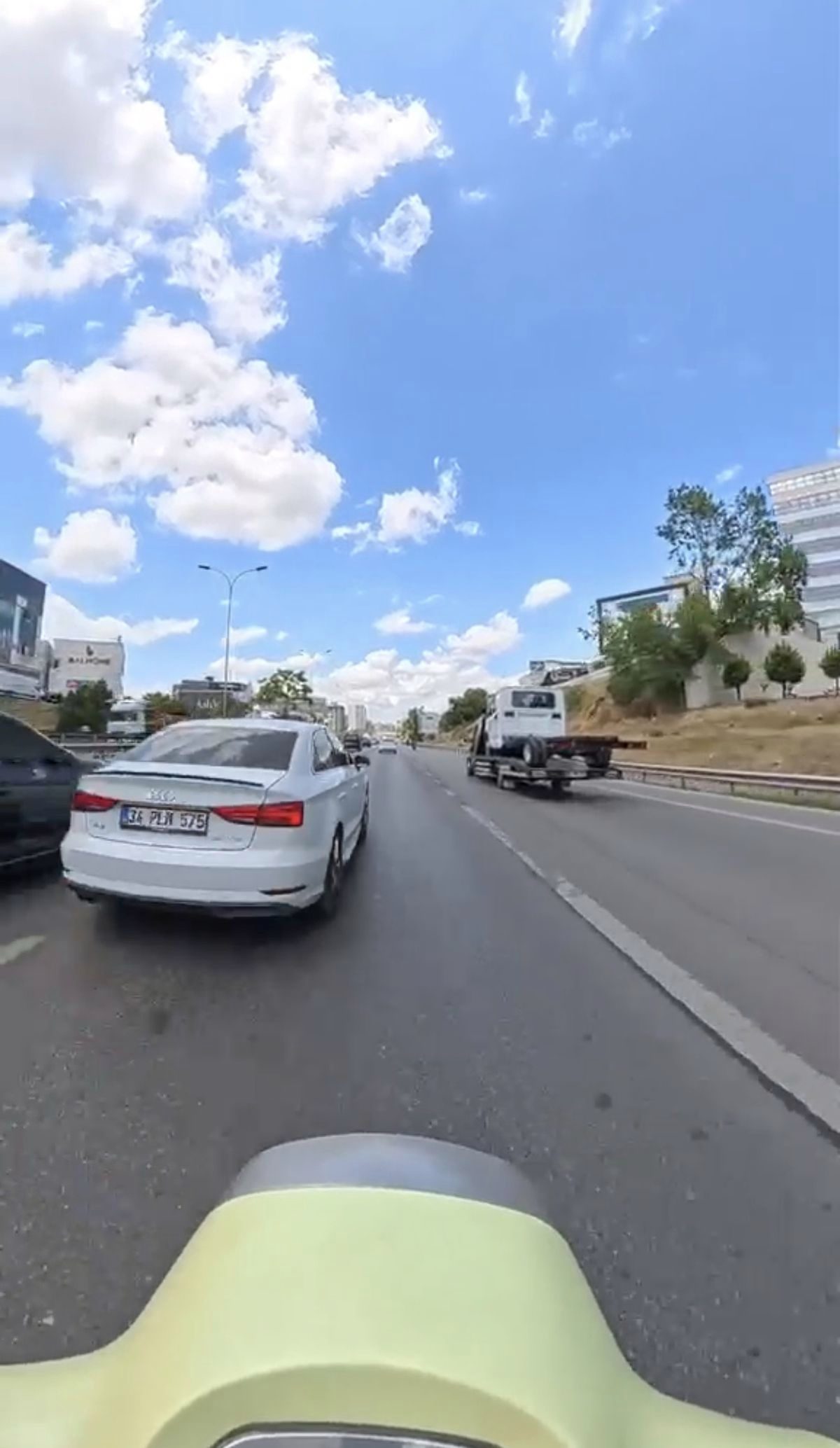 Maltepe'de makas atan sürücüye 115 bin lira ceza
