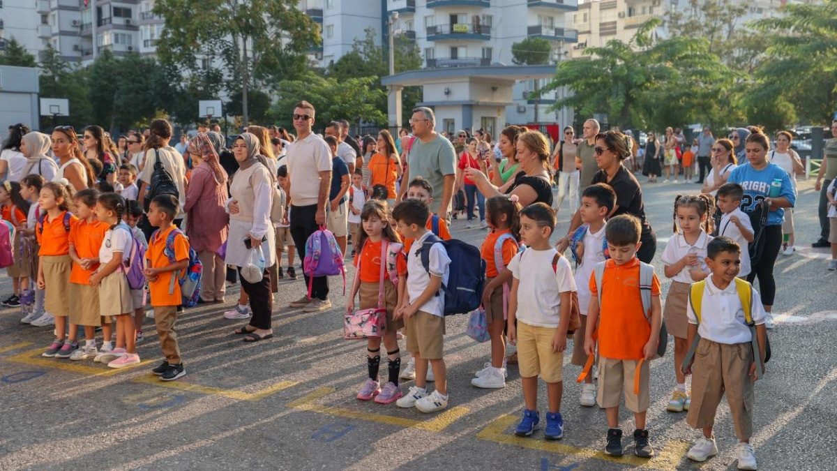 MEB duyurdu: Uyum haftasında memur velilere idari izin kolaylığı