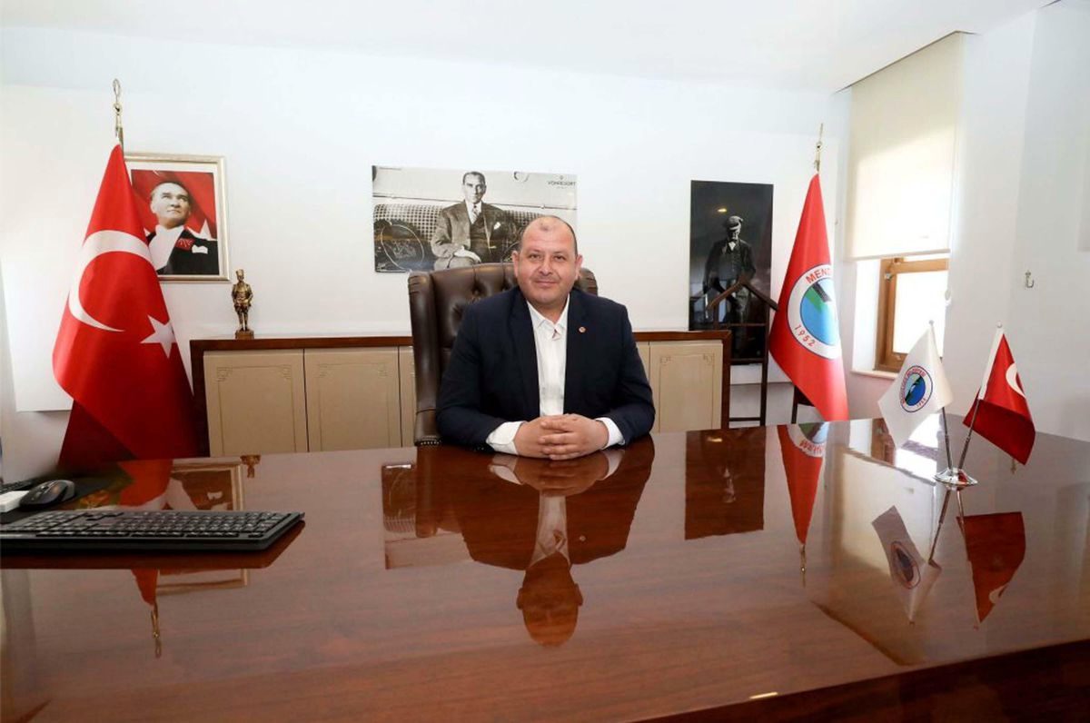 Menderes Belediye Başkanı Çiçek, CHP'den istifa etti