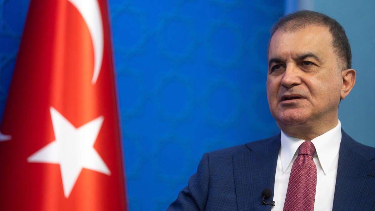 Ömer Çelik, Melih Meriç'e yönelik bıçaklı saldırıyı lanetledi