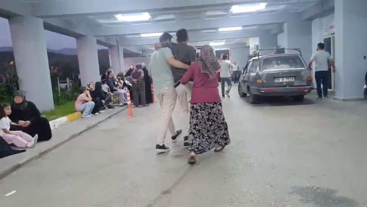 Orhaneli'de Düğünde Gıda Zehirlenmesi: 84 Kişi Hastanelik Oldu