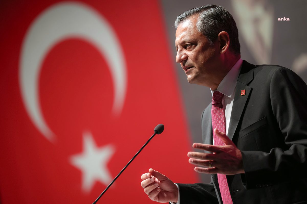 Özgür Özel'den Mevlit Kandili Mesajı