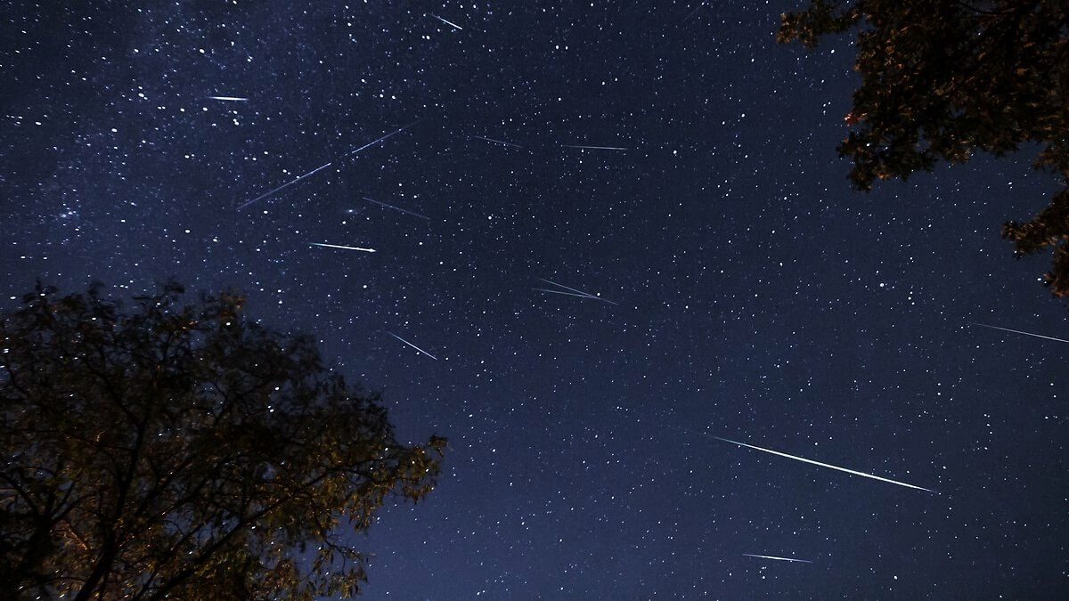 Perseid meteor yağmuru en yoğun şekilde bugün ve yarın yaşanacak: En ideal seyir şansı bu gece