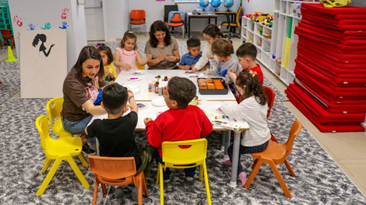 Sağlık çalışanlarına kreş müjdesi: Her hastaneye açılacak
