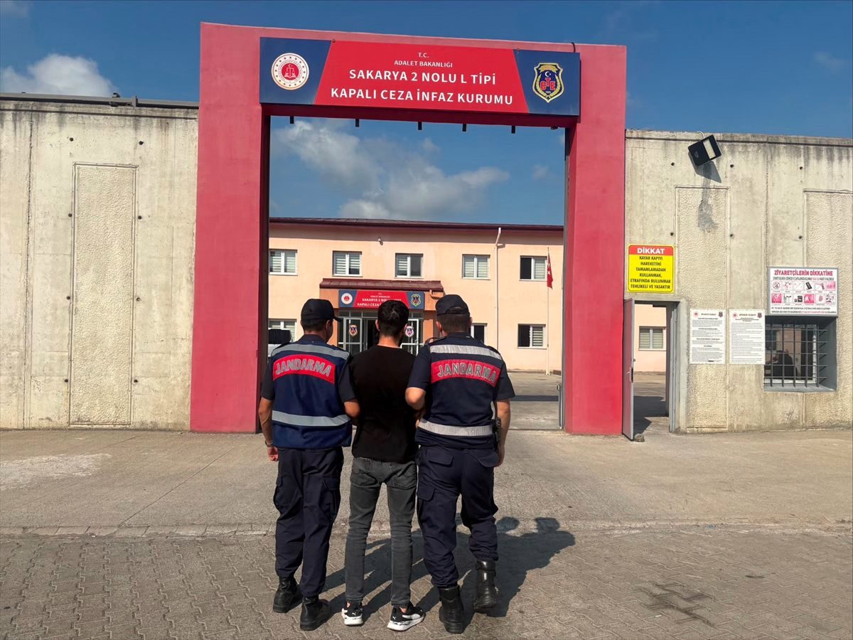 Sakarya'da Uyuşturucu Operasyonu: 3 Tutuklama