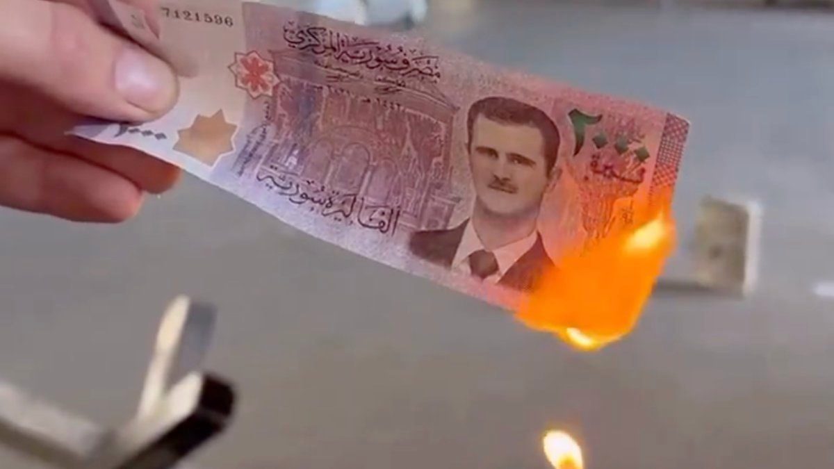 Suriye'de eski banknotların geçerlilik süresi doldu