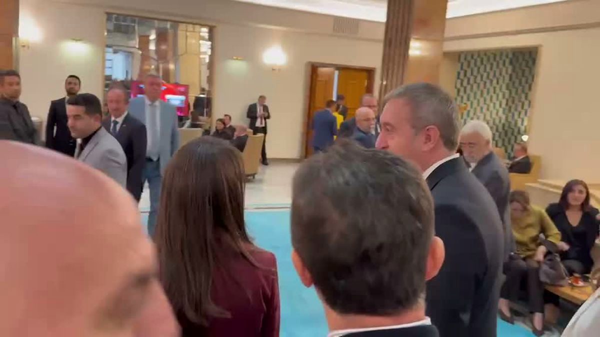 TBMM'de Tarihi Tokalaşma: DEM Partililer Bahçeli'ye Selam Verdi